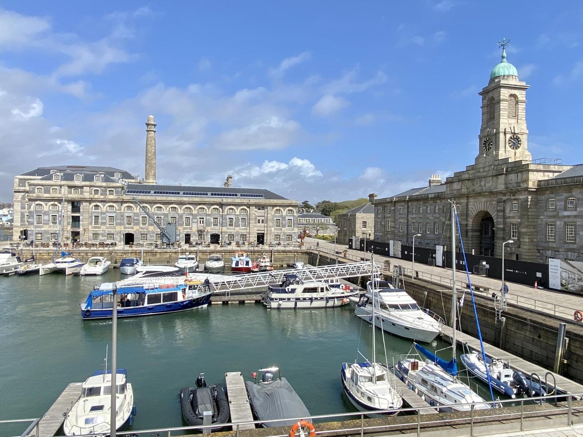 Royal William Yard Apartments Плімут Номер фото